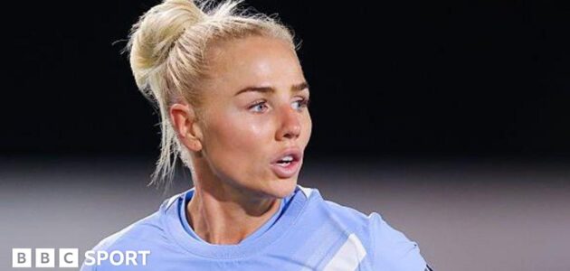 الصورة المميزة لـ: رسمياً: أليكس غرينوود تمدد عقدها مع مانشستر سيتي حتى 2027 – طموحات لا تتوقف!