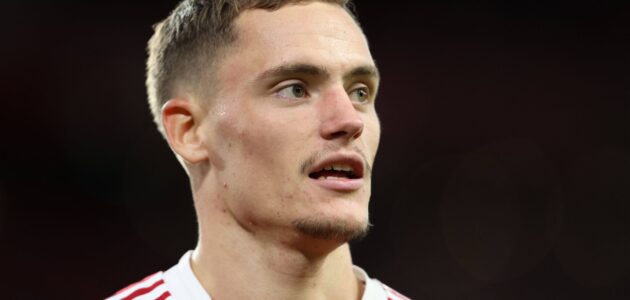 الصورة المميزة لـ: فيرتز نجم ليفربول يرد على انتقادات غاري نيفيل: “لست مهتماً”