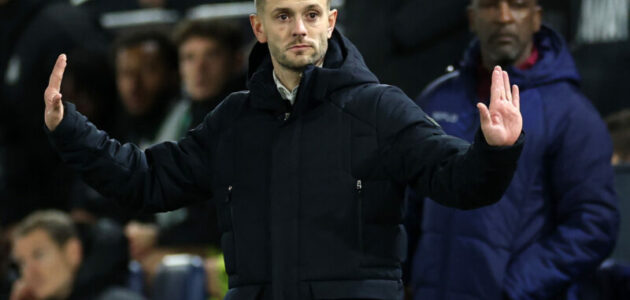 الصورة المميزة لـ: بداية جاك ويلشير المدرب المذهلة: جماهير لوتون تهتف باسم نجم آرسنال السابق