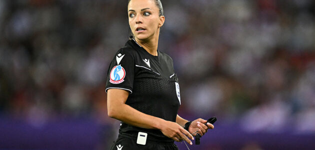 الصورة المميزة لـ: 🚨 الكشف عن حكام مباريات الأحد في دوري الدرجة الثانية الإسباني