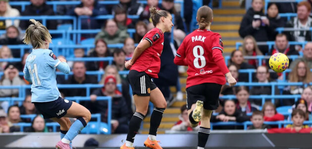 الصورة المميزة لـ: لورين هيمب تعود لدوري السوبر بهدف مذهل في ديربي مانشستر