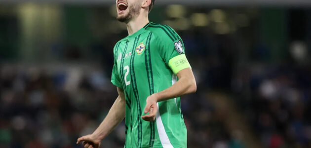 الصورة المميزة لـ: كونور برادلي ومركزه الجديد: هل يغير آرني سلوت تكتيكات ليفربول؟