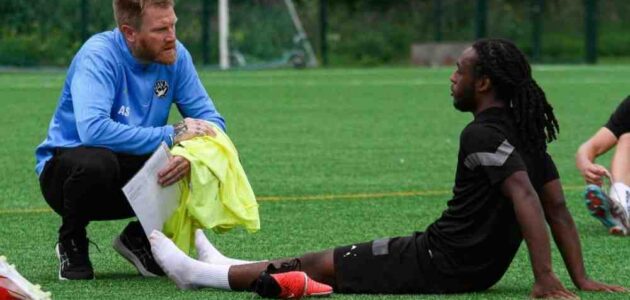 الصورة المميزة لـ: أندي سميث: من تحديات FC هاكا إلى إلهام كلوب وتجارب التدريب العالمية