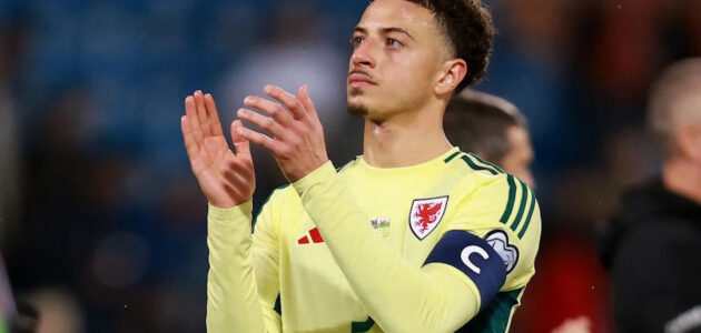 الصورة المميزة لـ: إيثان أمبادو يعرب عن خيبة أمله لغيابه عن مواجهة ويلز الحاسمة ضد مقدونيا الشمالية