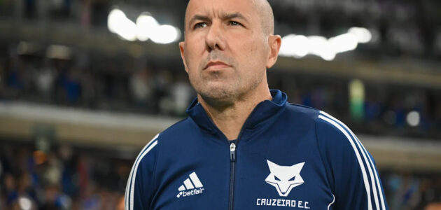 الصورة المميزة لـ: كروزيرو يواجه تحدي حراسة المرمى في 2026: منافسة محتدمة ومستقبل النجوم الشباب