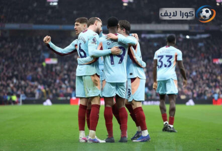 فرحة لاعبي برينتفورد بعد هدف دango أواتارا في مباراة أستون فيلا