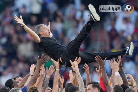 لاعبو باريس سان جيرمان يحتفلون بعد هدف في دوري أبطال أوروبا موسم 2025/26