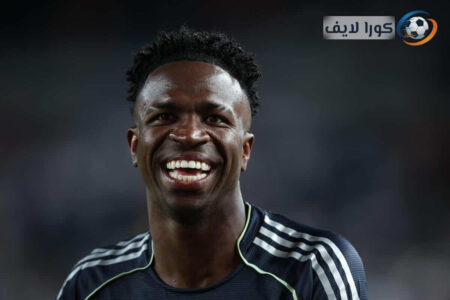 لافتة فريق ريال مدريد وشعار دوري أبطال أوروبا 2025/26 مع ملعب سانتياجو برنابيو