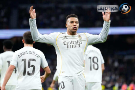 ريال مدريد ورايو فاليكانو في السنتياجو برنابيو، لاعبان يتنافسان على الكرة