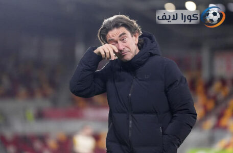 جولليمو فيكارو يحتفل مع زملائه بعد تصدي بارز في مباراة توتنهام