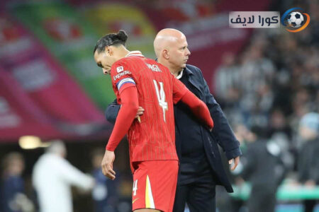 أرني سلوت مدرب ليفربول يفكر في مستقبله مع الفريق