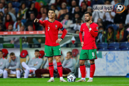 صورة كريستيانو رونالدو وهو يتابع مباراة من المدرجات بسبب الإصابة