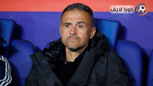 لاعبو باريس سان جيرمان يحتفلون بفوز كبير في الدوري الفرنسي