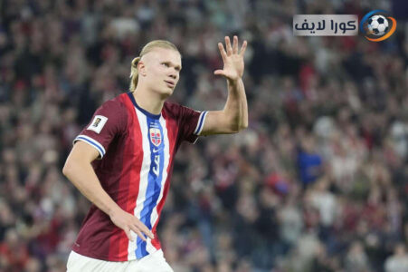 صورة لأبرز هدافي تصفيات كأس العالم 2026 في أوروبا، يظهر فيها إيرلينج هالاند وهاري كين وممفيس ديباي.