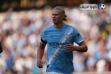 إيرلينج هالاند بقميص مانشستر سيتي ووكيلته رافائيلا بيمنتا