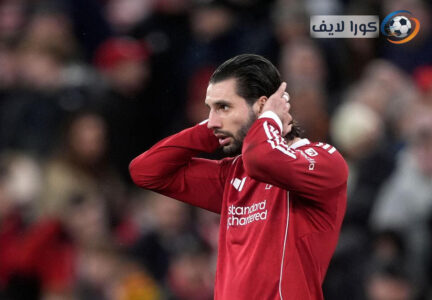 دومينيك سوبوسلاي يتحدث إلى جماهير ليفربول في ملعب أنفيلد