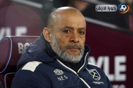 لاعبي وست هام وبرينتفورد يتنافسون على الكرة في مباراة كأس الاتحاد الإنجليزي